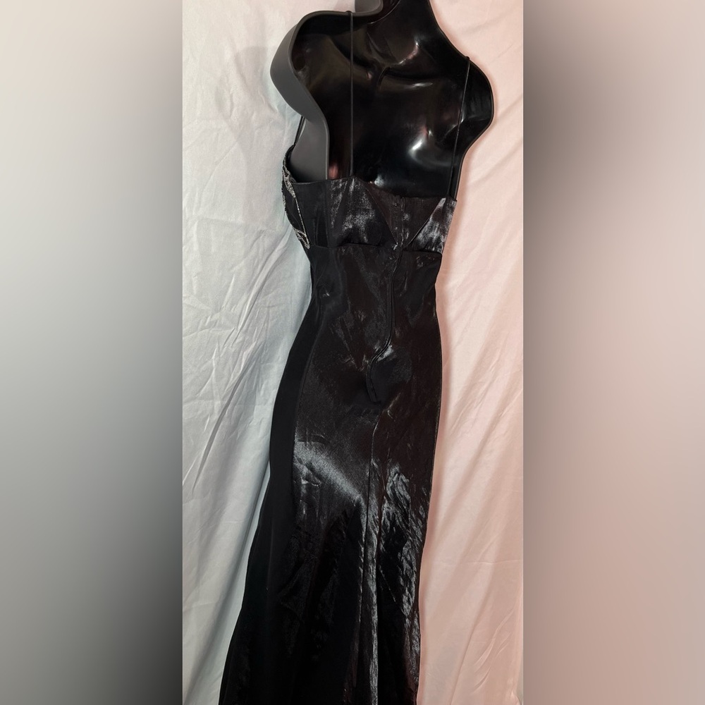 Xscape gown - Picture 3 of 12